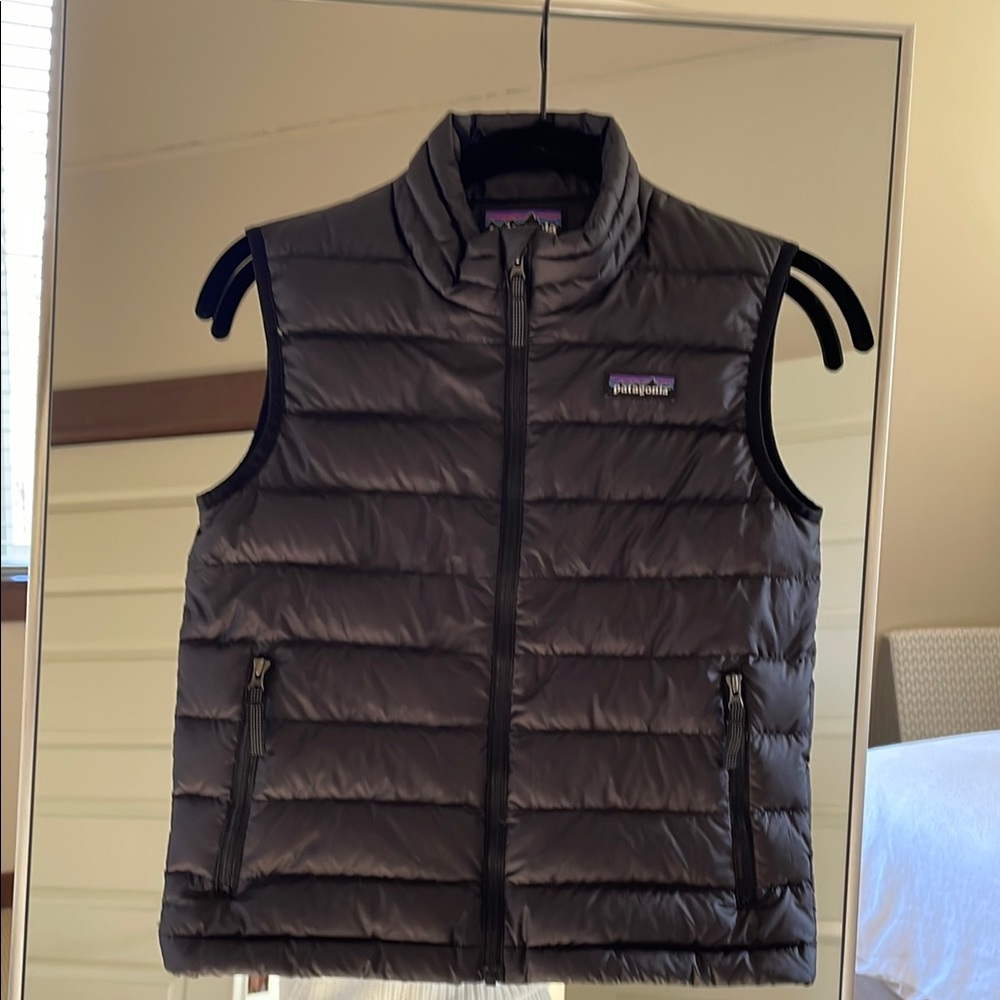 Child Patagonia Black Puffer Vest